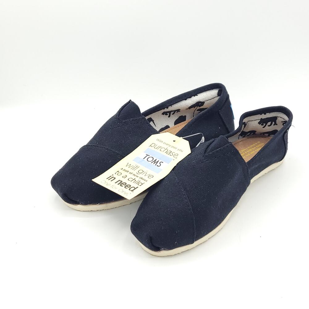 TOMS Classic Canvas Slip-On black women's size w6